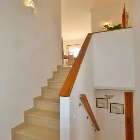 Nyaraló Beautiful 4br Villa, Close To The With Private Pool