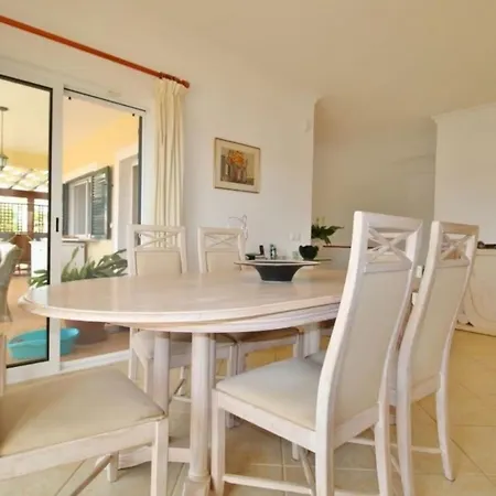 Beautiful 4br Villa, Close To The With Private Pool *