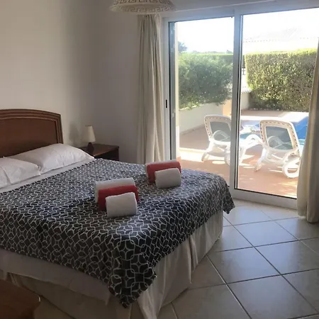 Beautiful 4br Villa, Close To The With Private Pool * Lagos
