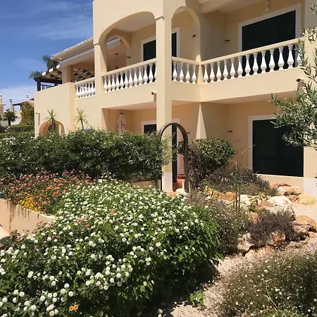 Beautiful 4br Villa, Close To The With Private Pool Nyaraló *