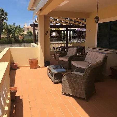 Beautiful 4br Villa, Close To The With Private Pool